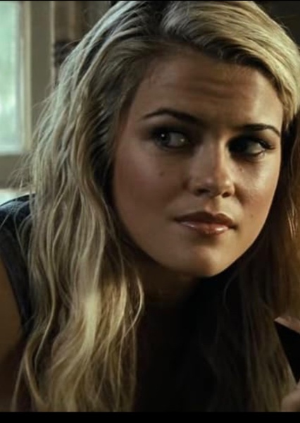 Rachael Taylor photo