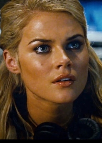 Rachael Taylor photo