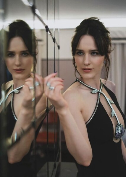 Rachel Brosnahan photo