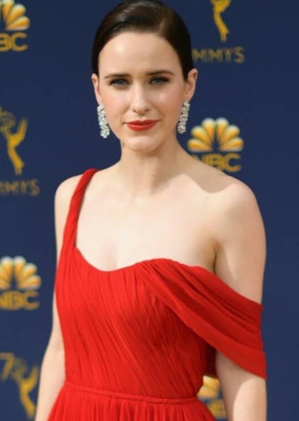 Rachel Brosnahan photo