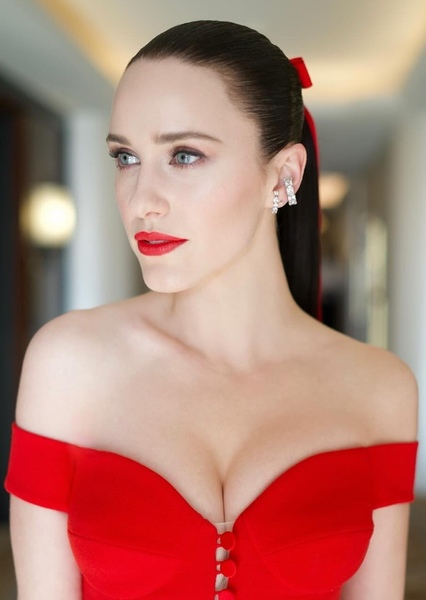 Rachel Brosnahan photo