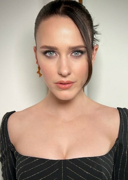 Rachel Brosnahan photo