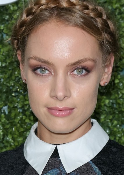 Rachel Skarsten photo