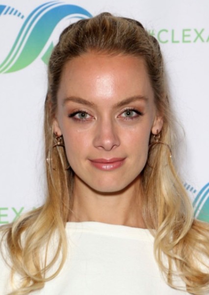 Rachel Skarsten photo