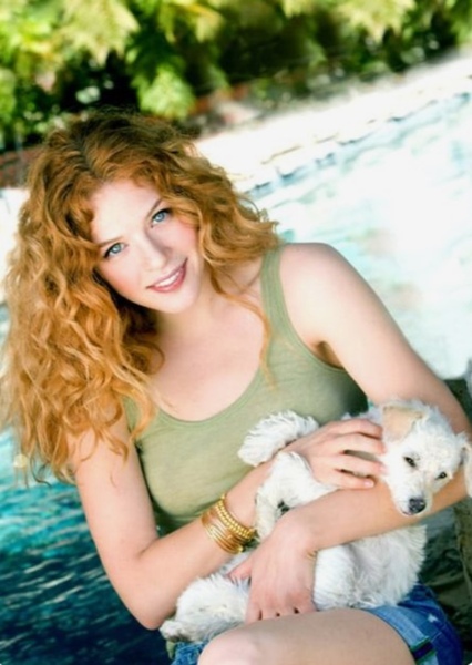 Rachelle Lefevre photo