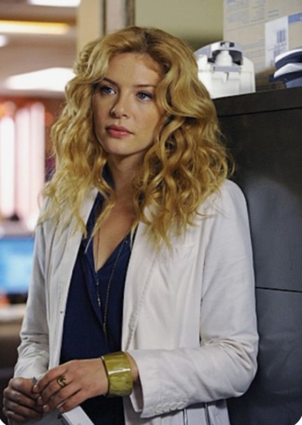 Rachelle Lefevre photo