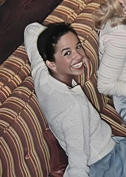 Light-Skinned Mariah