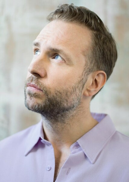 Rafe Spall photo