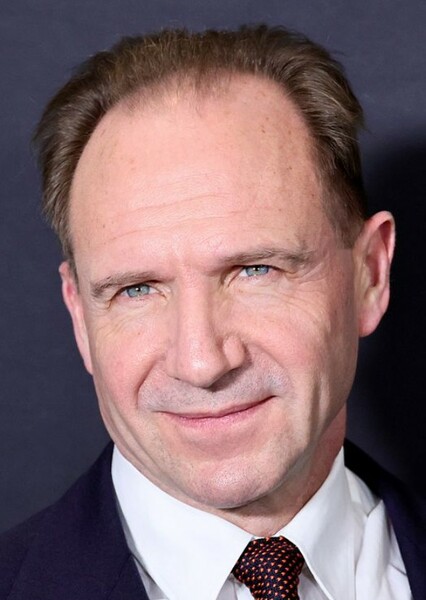 Ralph Fiennes photo