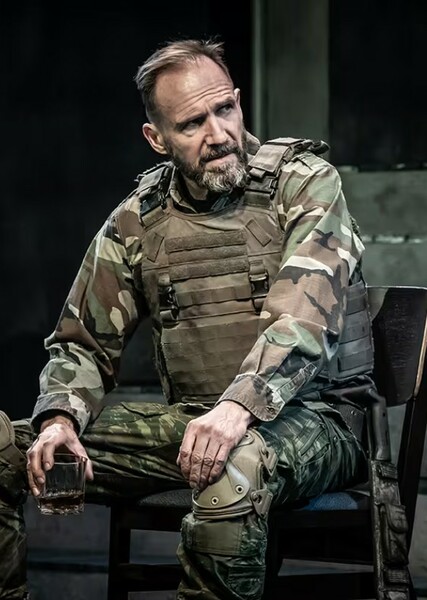 Ralph Fiennes photo
