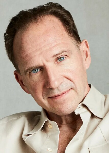 Ralph Fiennes photo