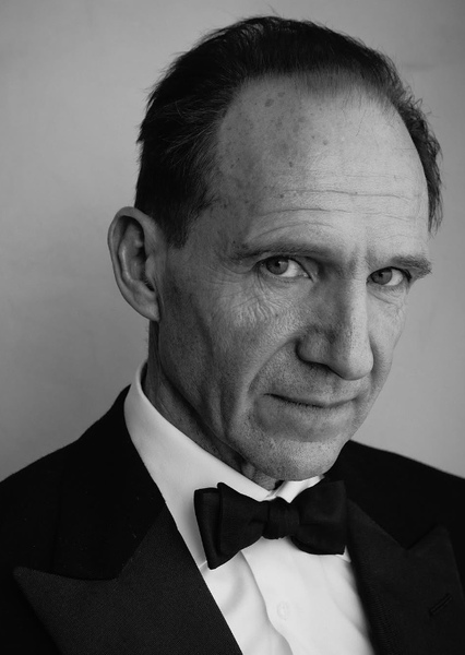 Ralph Fiennes photo
