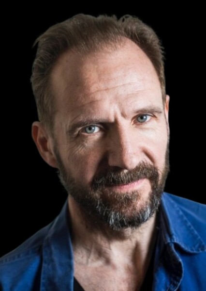 Ralph Fiennes photo