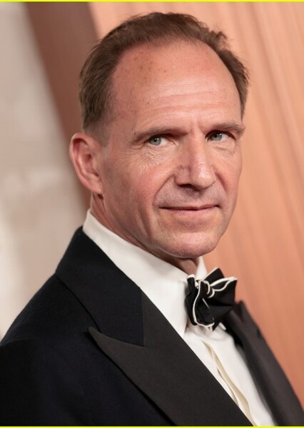 Ralph Fiennes photo