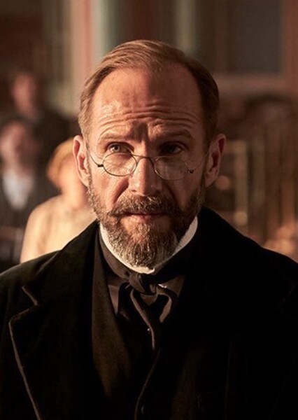 Ralph Fiennes photo