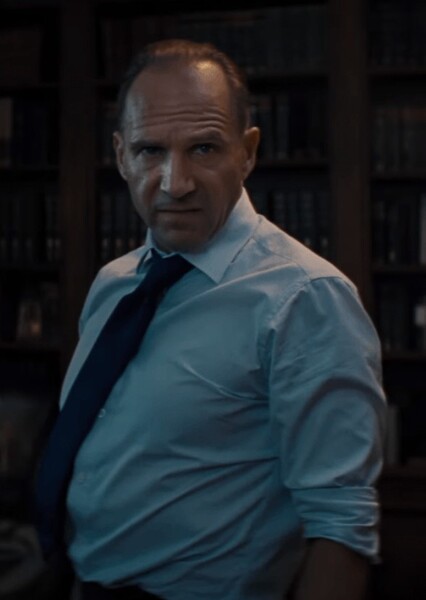 Ralph Fiennes photo