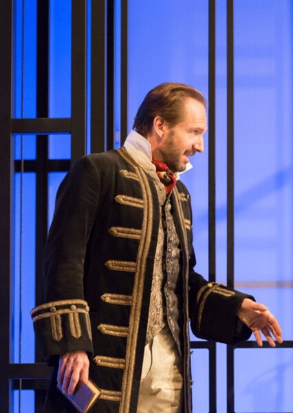 Ralph Fiennes photo
