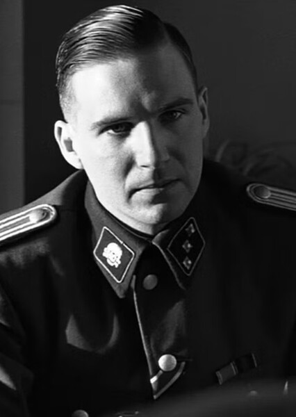 Ralph Fiennes photo