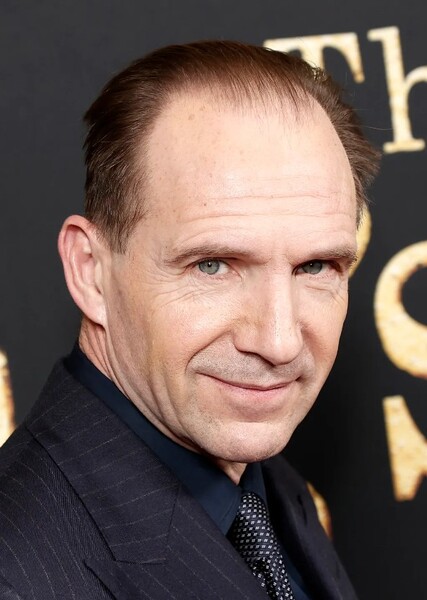 Ralph Fiennes photo