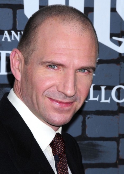 Ralph Fiennes photo
