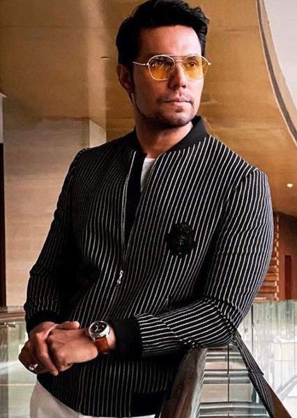 Randeep Hooda photo
