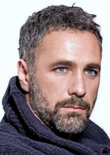 Raoul Bova photo