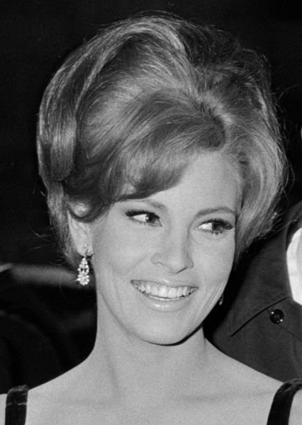 Raquel Welch photo