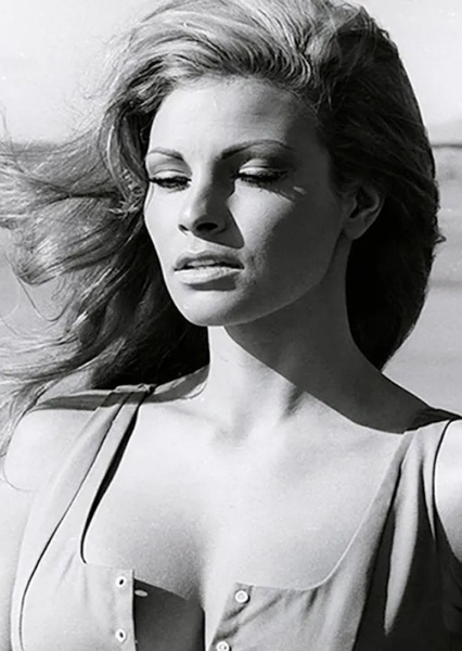 Raquel Welch photo