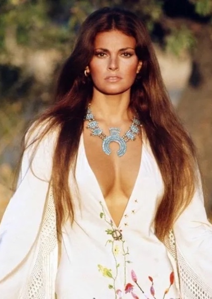 Raquel Welch photo