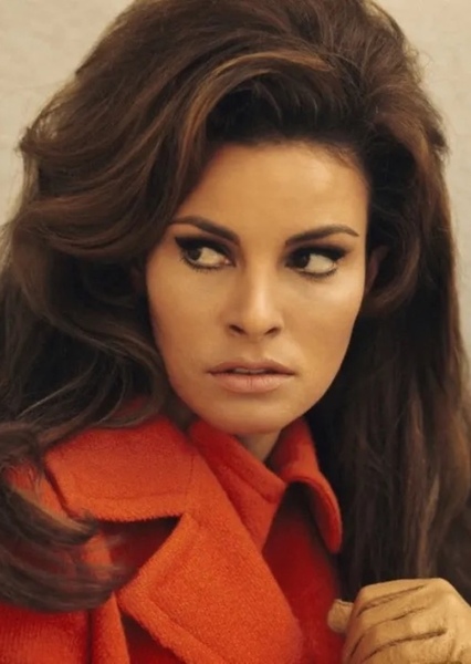 Raquel Welch photo