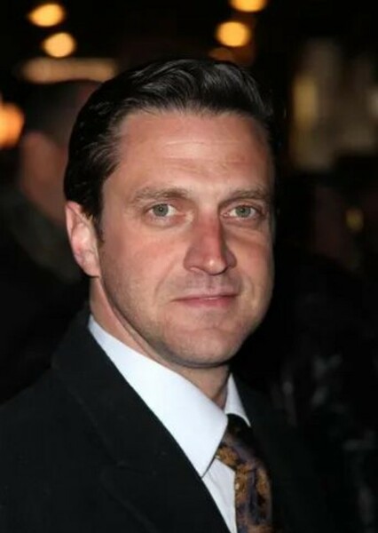 Raúl Esparza photo