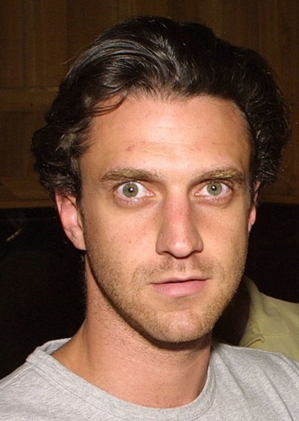 Raúl Esparza photo