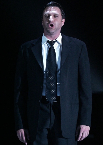 Raúl Esparza photo