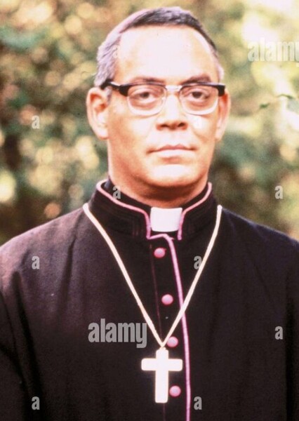 Raúl Juliá photo
