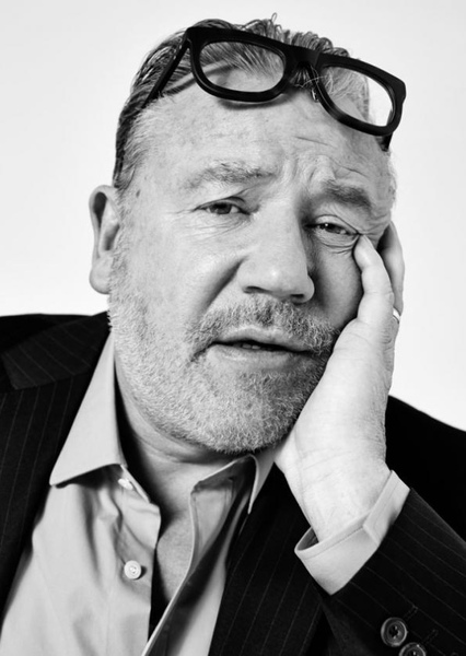 Ray Winstone photo