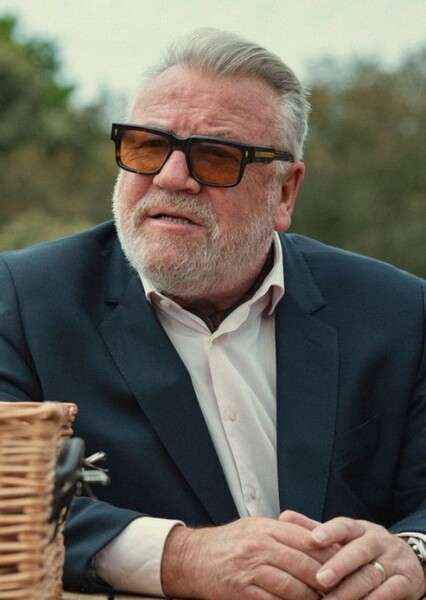 Ray Winstone photo