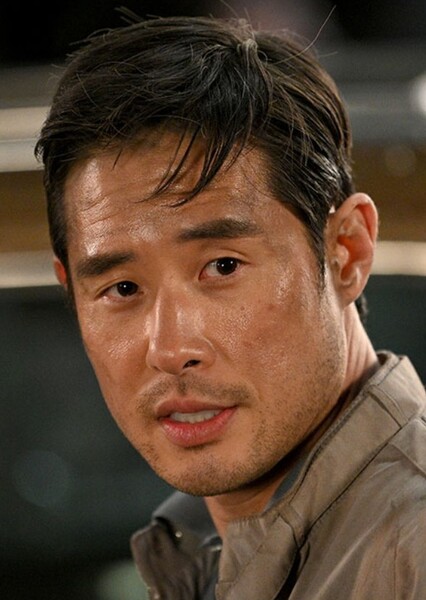 Raymond Lee