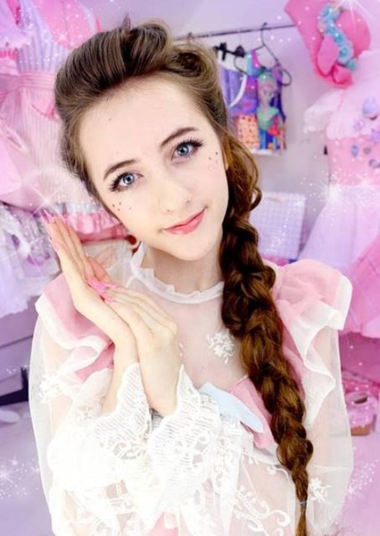 Rebecca Anne Flint photo