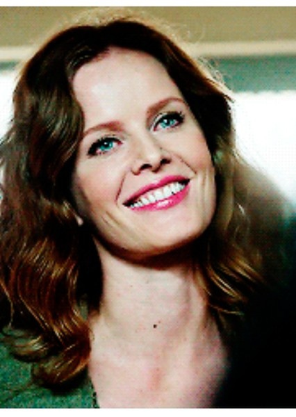 Rebecca Mader photo