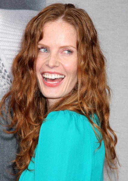 Rebecca Mader photo