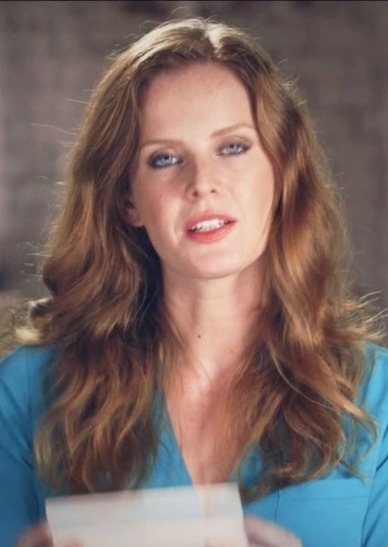 Rebecca Mader photo