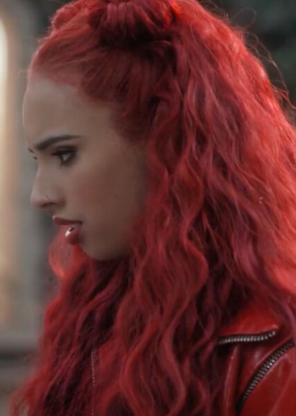 Red (Descendants) photo