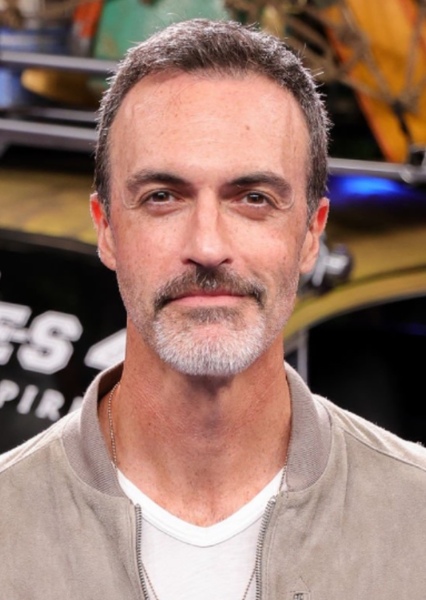 Reid Scott photo