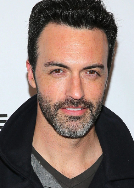 Reid Scott photo