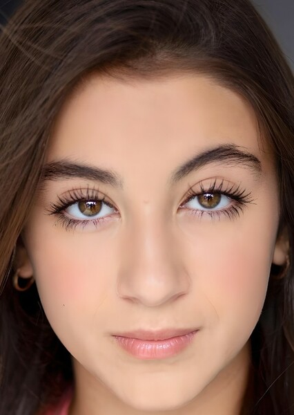 Reina Ozbay photo