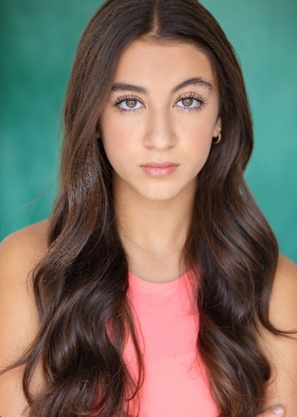 Reina Ozbay photo