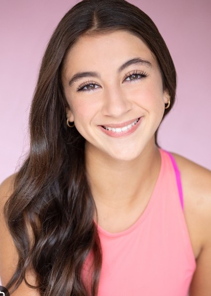 Reina Ozbay photo
