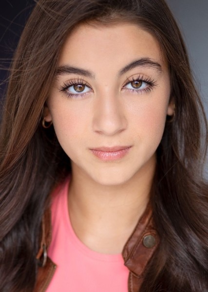 Reina Ozbay photo