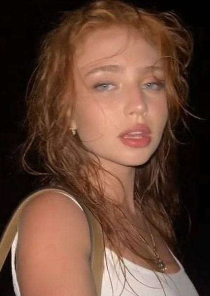 Renata Ri photo