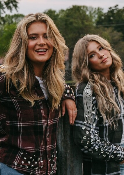 RENEE (Musical Duo) photo